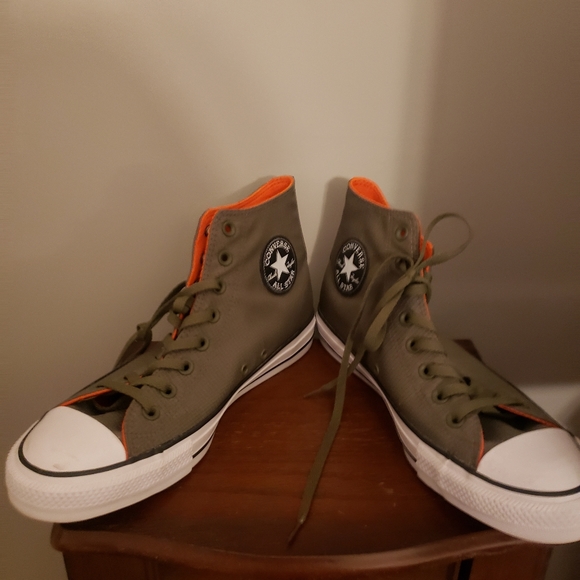 Custom Converse Chuck Taylor Unisex - Picture 2 of 4
